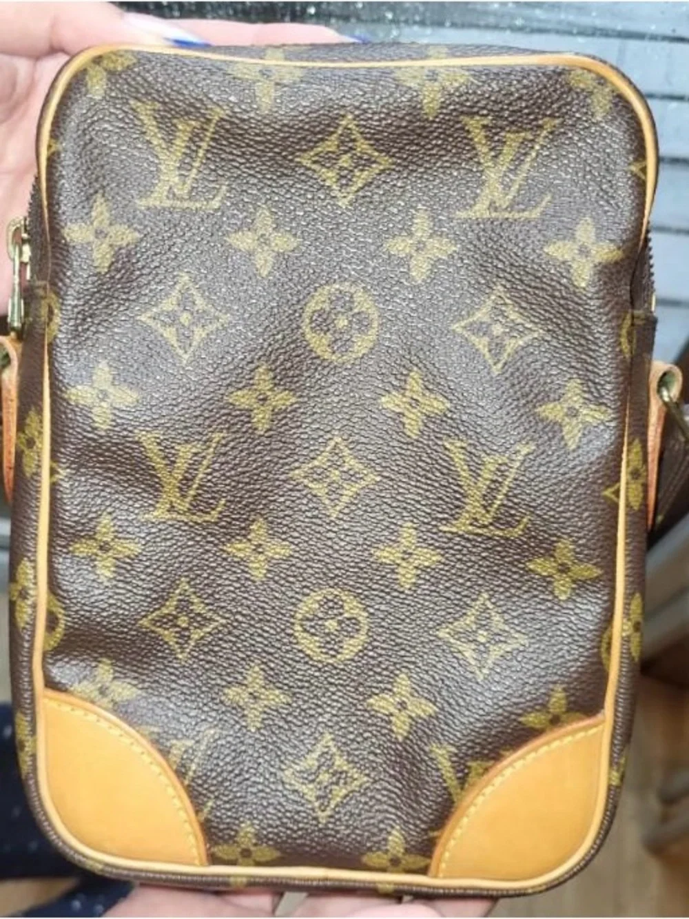 Louis Vuitton compact louis